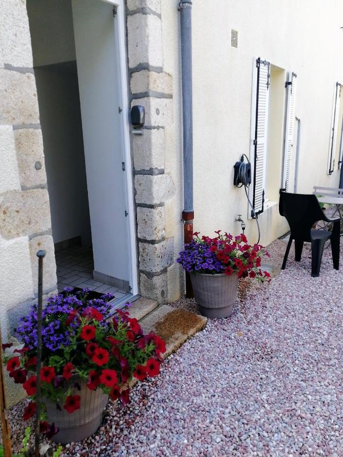 Le Gite Du Fou Logement 8 Pers 13Mn Puy Du Fou Saint-Amand-sur-Sevre Buitenkant foto